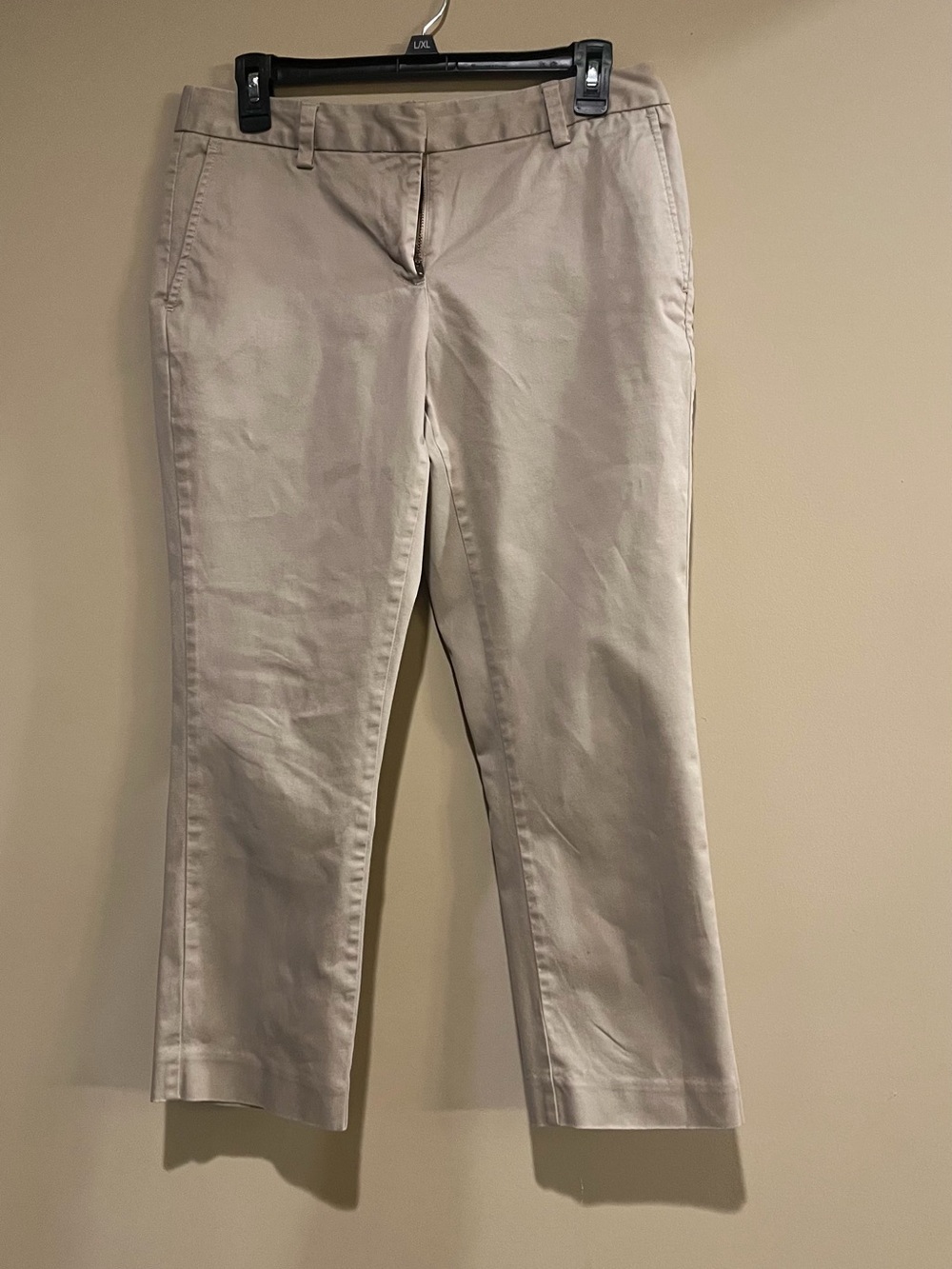 Lands’ End Beige Mid Rise Straight Leg Pants – Size 4P
